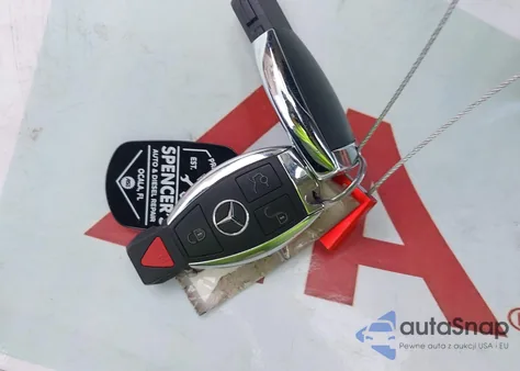 2013 Mercedes-Benz E 350 z USA, uszkodzony, nr VIN WDDKK5KF6DF189828